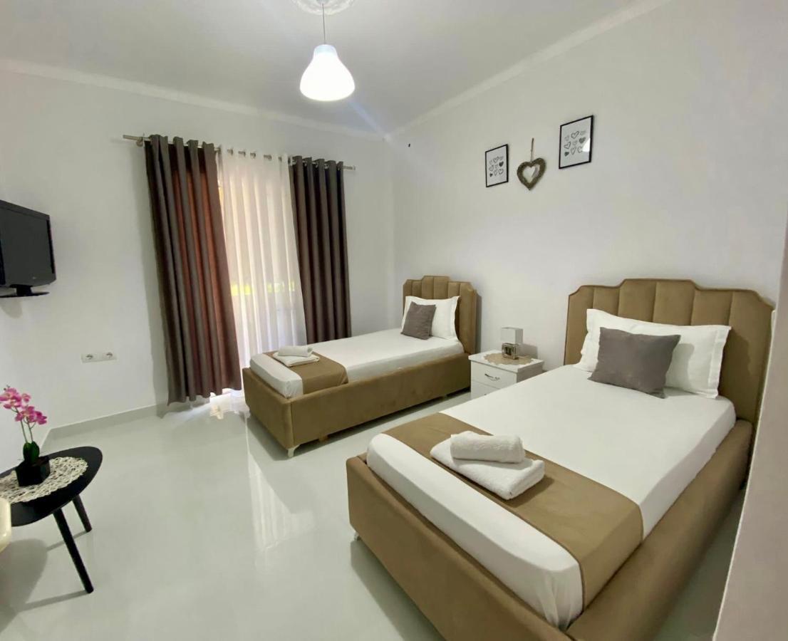 Ona Apartament Sarande Bagian luar foto